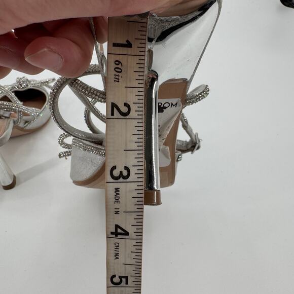 BCBGeneration Silver Rhinestone Metallic IIdy Pump Pointed Toe Heels Size 7.5 - Picture 11 of 11